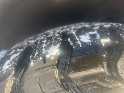 Used 2021 GMC Yukon SLE image 32