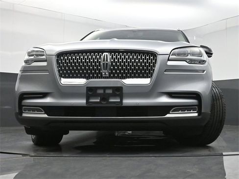 Used 2021 Lincoln Aviator Reserve w/ Equipment Group 202A image 39