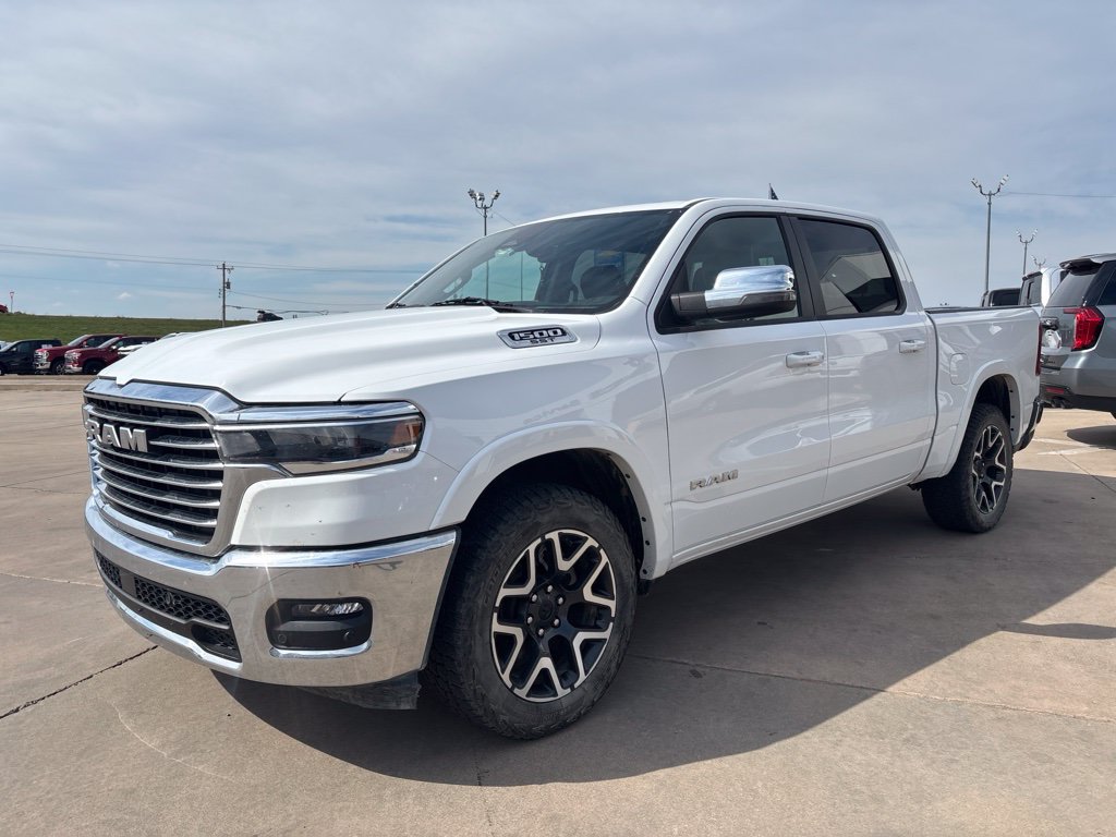 Used 2025 RAM 1500 Laramie AWD/4WD image 3