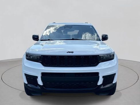 Used 2023 Jeep Grand Cherokee L Altitude AWD/4WD image 2