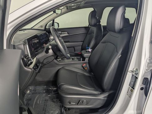 Used 2025 Kia Sportage EX w/ Premium Package FWD image 12