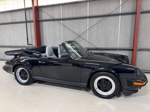 Used 1987 Porsche 911 Carrera RWD image 40