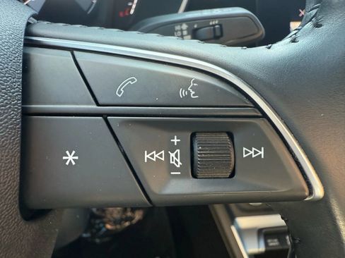 Used 2020 Audi Q3 2.0T Premium w/ Convenience Package image 16