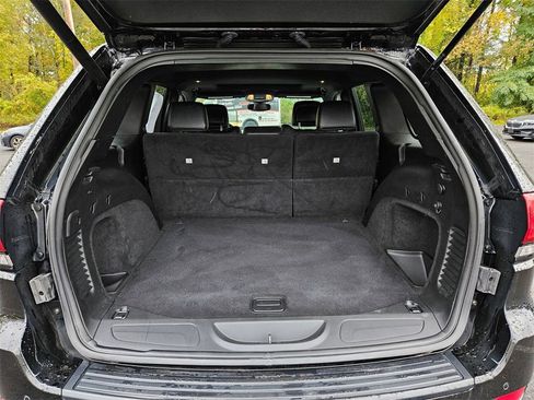 Used 2020 Jeep Grand Cherokee Altitude image 23