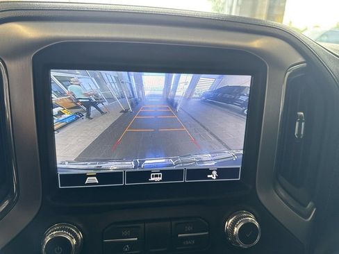 Used 2021 GMC Sierra 1500 SLT w/ SLT Premium Package AWD/4WD image 10