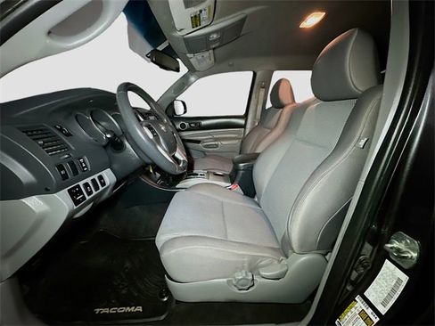 Used 2013 Toyota Tacoma 4x4 Double Cab image 17