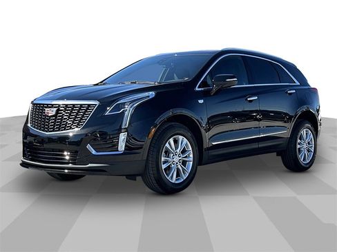 New 2026 Cadillac XT5 Luxury image 2