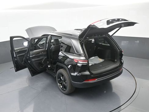 New 2026 Jeep Grand Cherokee Limited w/ Limited Altitude Package RWD image 52