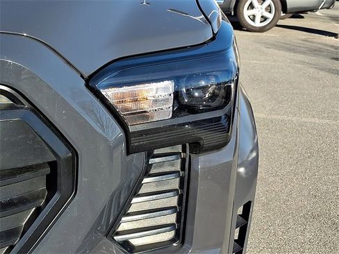 Used 2025 Toyota Tacoma SR5 image 9