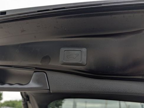 Used 2025 Toyota RAV4 XLE Premium FWD image 30