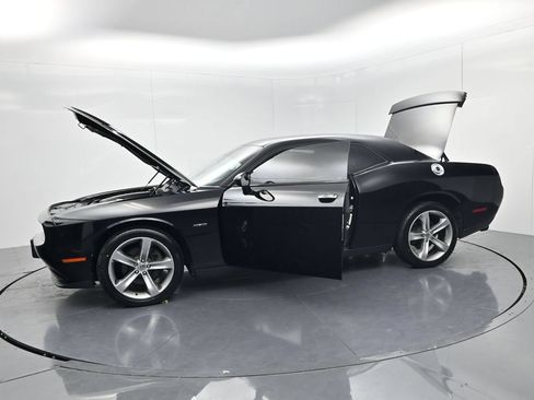 Used 2016 Dodge Challenger R/T RWD image 59