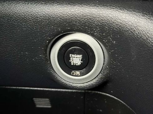 Used 2018 Chrysler Pacifica Touring Plus w/ S Appearance Package FWD image 34