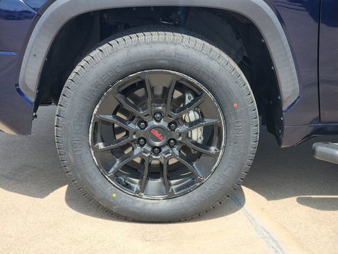 Used 2023 Toyota Tundra SR5 w/ SR5 Convenience Package RWD image 10