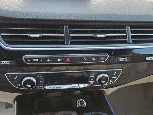 Used 2018 Audi Q7 3.0T Prestige w/ Prestige Package image 17