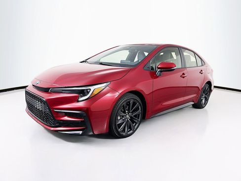 Used 2025 Toyota Corolla SE FWD image 3
