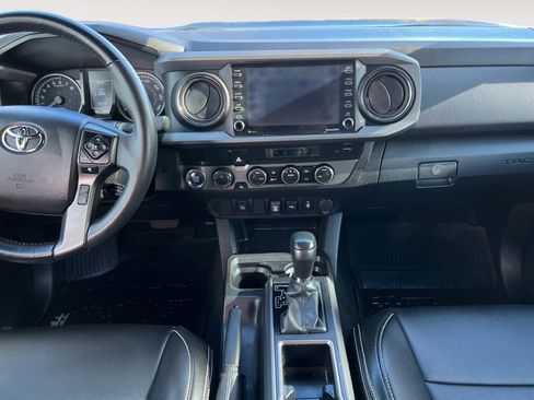 Used 2022 Toyota Tacoma TRD Off-Road image 11