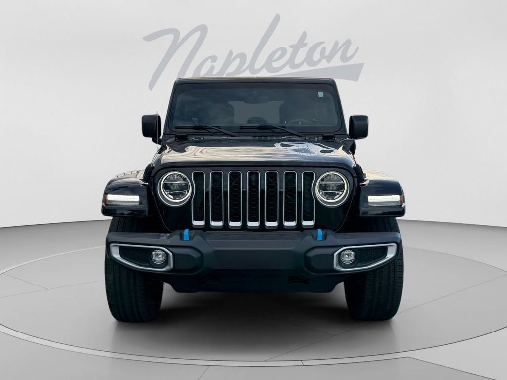 Used 2022 Jeep Wrangler Unlimited Sahara w/ Cold Weather Group AWD/4WD image 9
