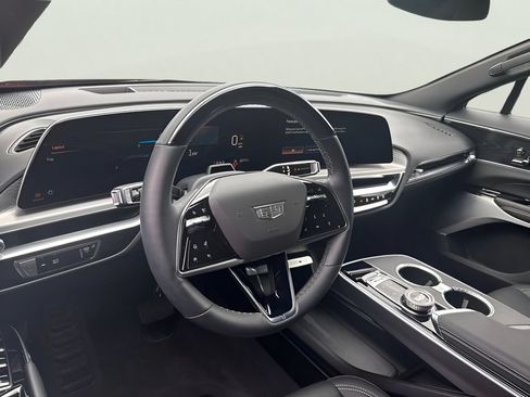 Used 2024 Cadillac Lyriq Sport AWD/4WD image 19