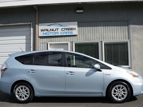 Used 2014 Toyota Prius V Three image 25