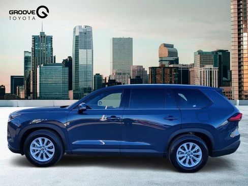 Used 2024 Toyota Grand Highlander XLE image 2