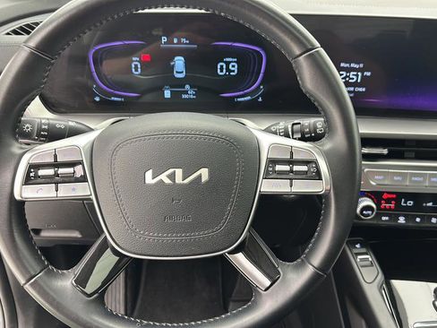 Used 2025 Kia Telluride S AWD/4WD image 17