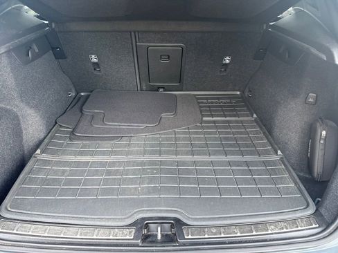 Used 2023 Volvo XC40 B5 Plus AWD/4WD image 56