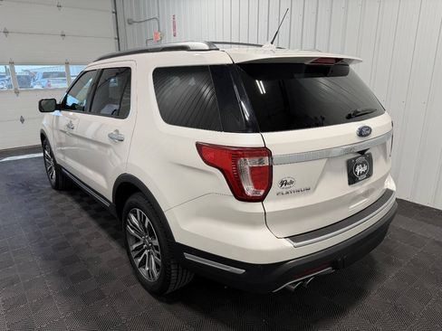 Used 2018 Ford Explorer Platinum AWD/4WD image 4