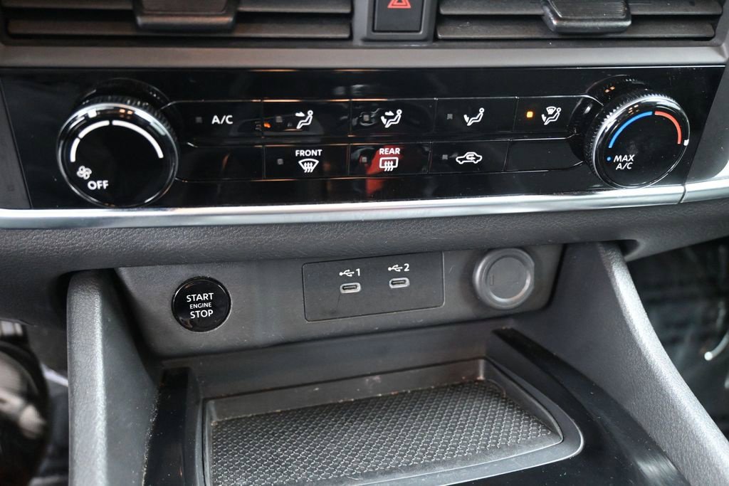 Used 2024 Nissan Rogue S AWD/4WD image 30