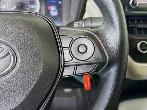 Used 2020 Toyota Corolla LE image 15