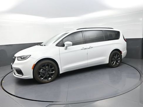 Used 2022 Chrysler Pacifica Limited w/ S Appearance Package AWD/4WD image 38