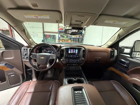 Used 2018 Chevrolet Silverado 2500 High Country w/ Duramax Plus Package AWD/4WD image 15