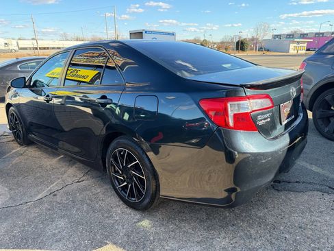 Used 2013 Toyota Camry L image 5