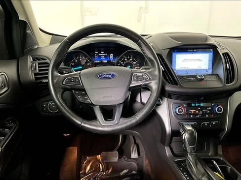 Used 2019 Ford Escape SEL image 5