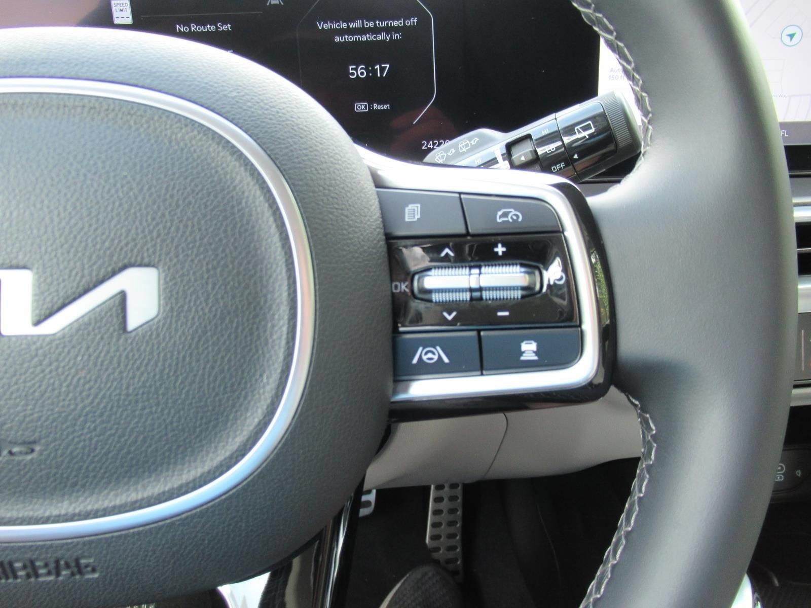 Used 2025 Kia Sorento SX FWD image 26