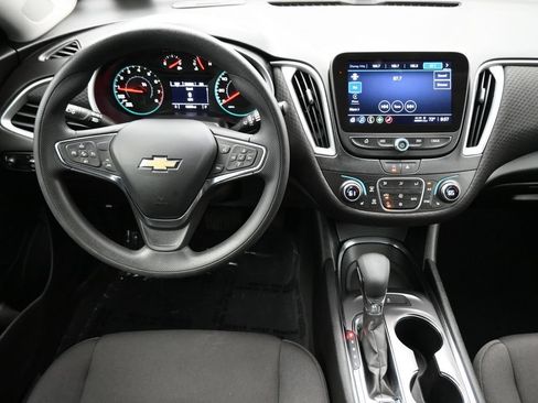 Used 2023 Chevrolet Malibu LT FWD image 4