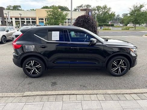 Used 2025 Volvo XC40 B5 Core AWD/4WD image 6