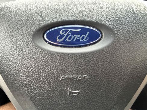 Used 2016 Ford Taurus SEL FWD image 20