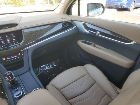 Certified 2023 Cadillac XT6 Premium Luxury w/ Platinum Package image 18