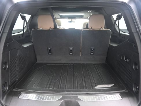 Certified 2022 Chevrolet Suburban Premier AWD/4WD image 32