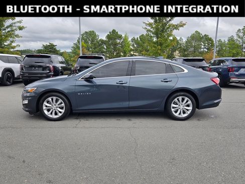 Used 2020 Chevrolet Malibu LT w/ Leather Package image 4