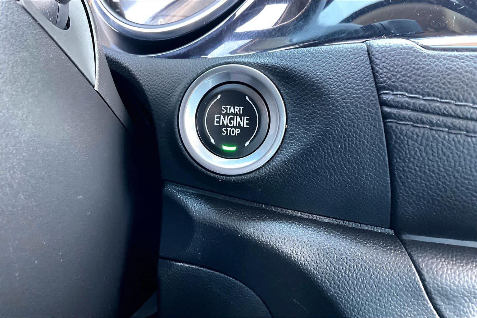 Used 2022 Buick Encore GX Select w/ Sport Touring Package FWD image 34