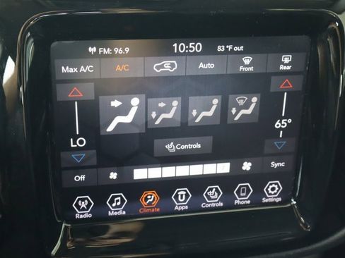 Used 2019 Jeep Compass Limited image 30