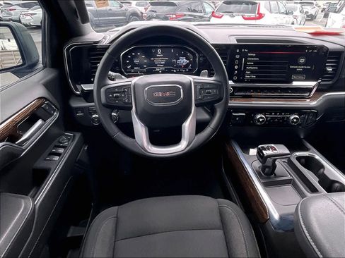 Used 2023 GMC Sierra 1500 Elevation w/ Preferred Package image 7
