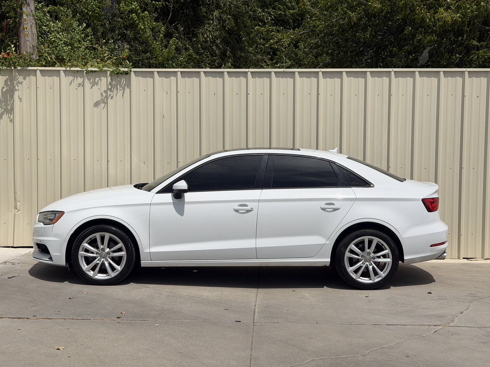 Used 2015 Audi A3 TDI Premium w/ Driver Assistance Package FWD image 6