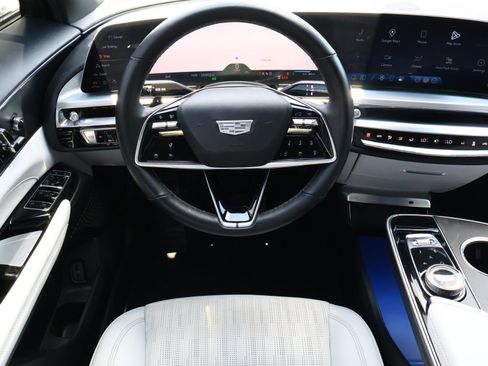 Used 2024 Cadillac Lyriq Luxury RWD image 14