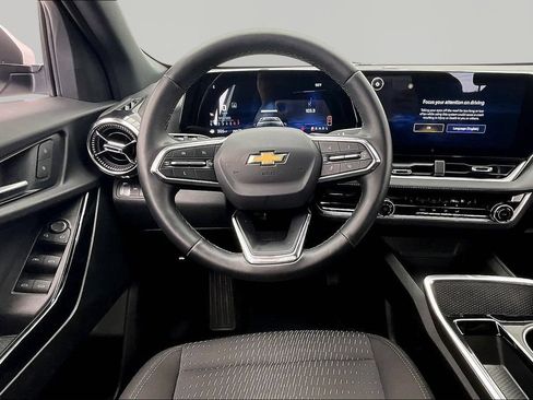 Used 2025 Chevrolet Equinox LT AWD/4WD image 5