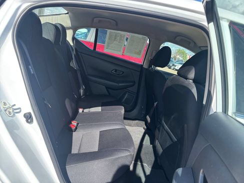 Used 2025 Nissan Sentra SV FWD image 22