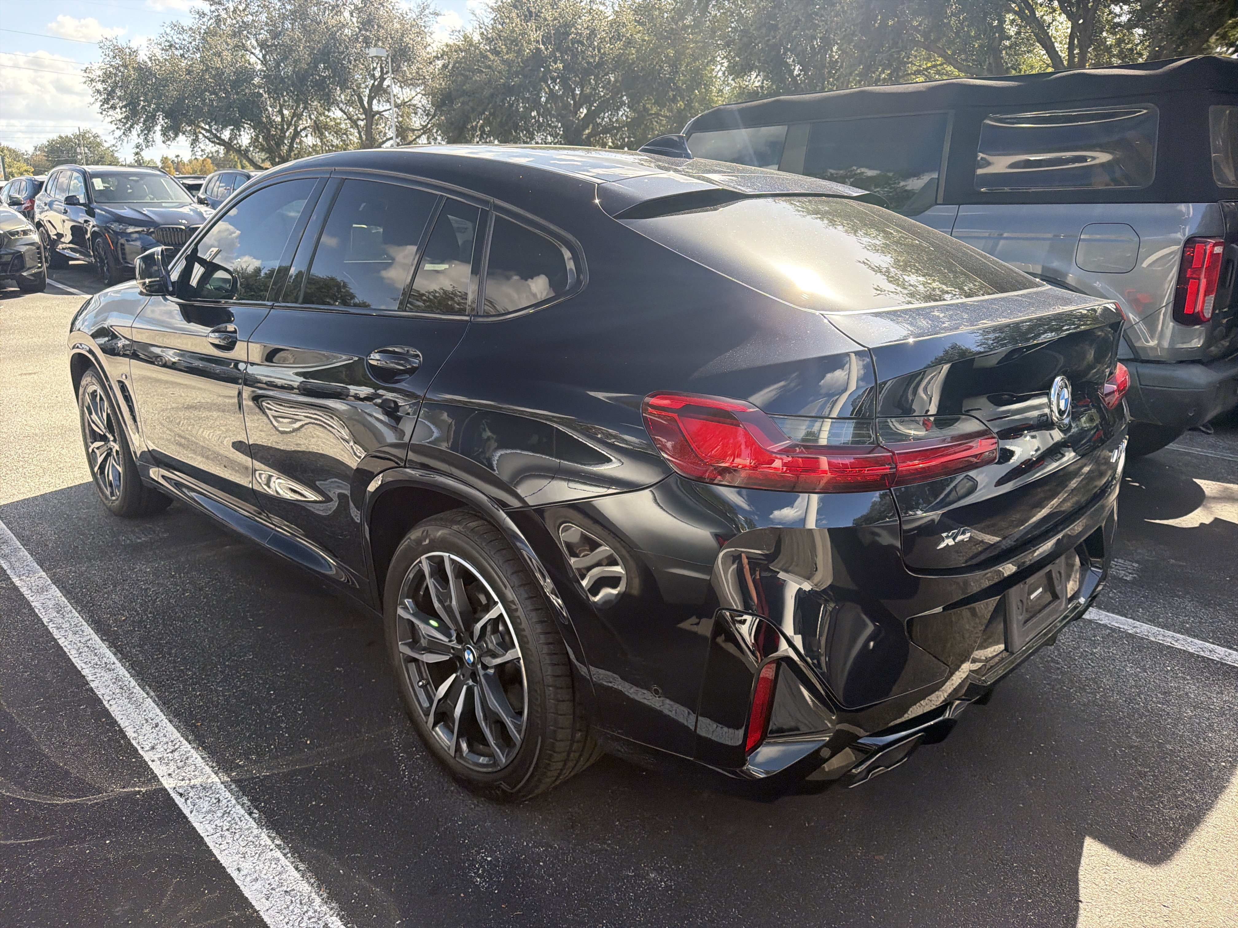 Used 2022 BMW X4 M40i w/ Parking Assistance Package AWD/4WD image 3