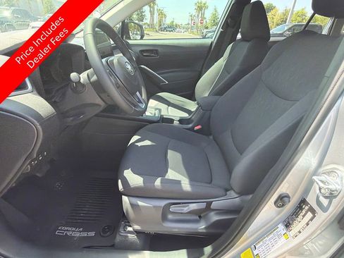 Used 2026 Toyota Corolla Cross LE FWD image 8