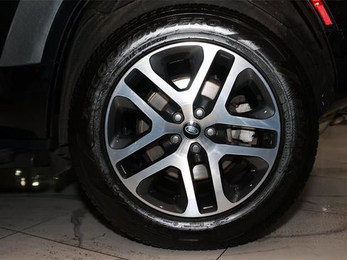 Used 2023 Land Rover Defender 110 X-Dynamic SE image 50